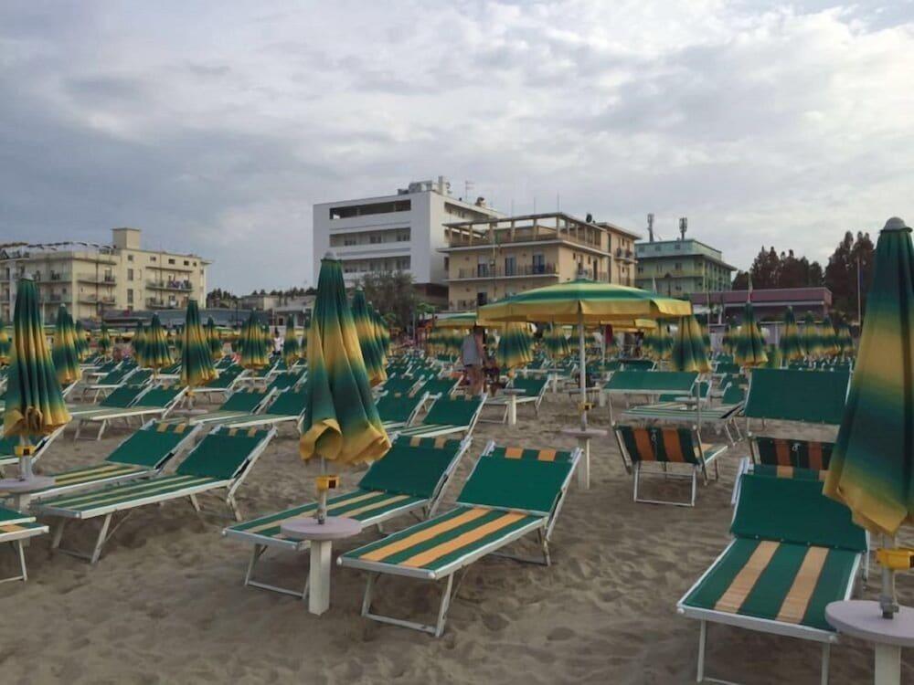 Hotel Sidney Bellaria-Igea Marina Exterior foto